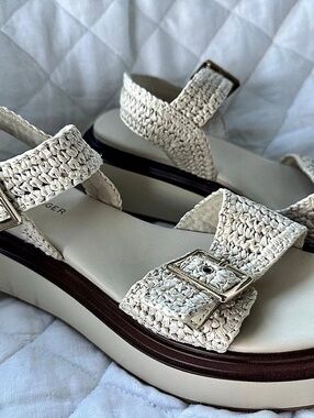 Kelsi Dagger Woven Platform Sandals in White - Like New